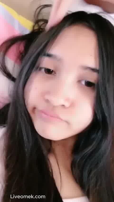 Syaa Cantik Pamer Bulu Jembut Memek