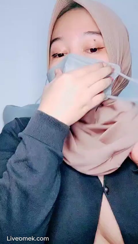 Host Jilbab Cakep Colmek Barbar