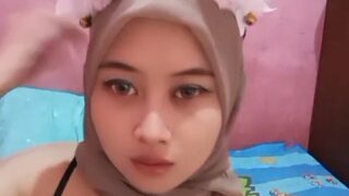 HENI Cewek Hijab Bening Paling Berani Omek