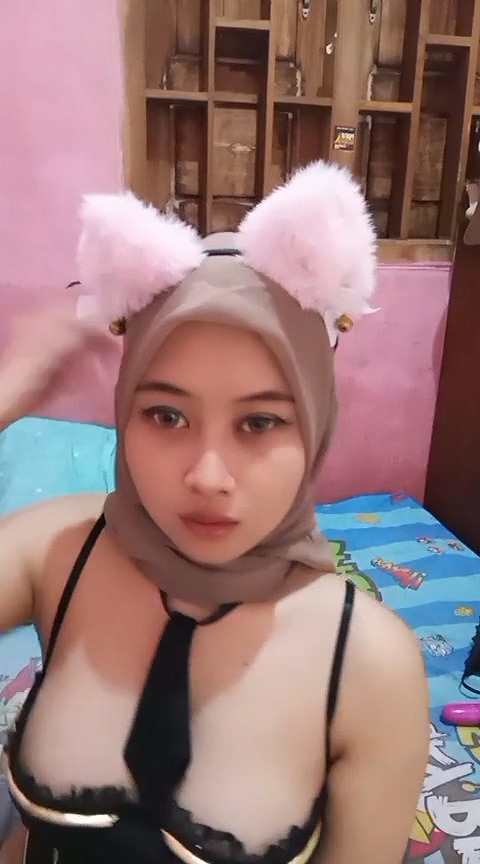 HENI Cewek Hijab Bening Paling Berani Omek