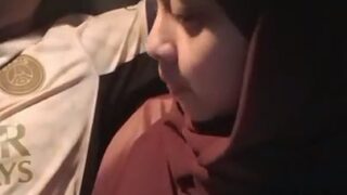 Cewek Hijab Wikwik Dalam Mobil Muasin Nafsu Pacar