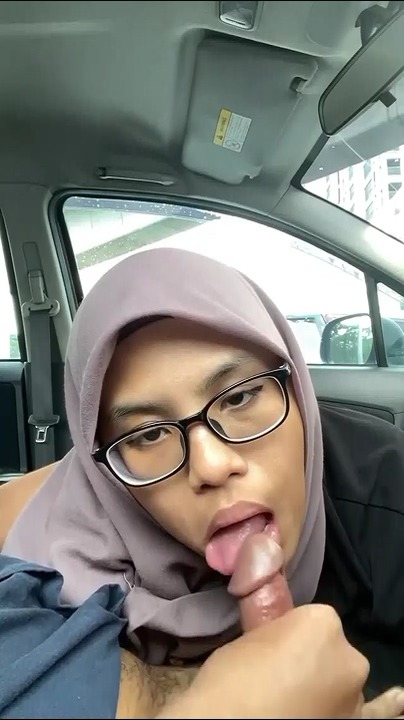 Hijab Malay Emut Otong Di Mobil