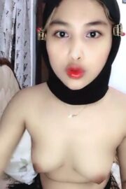 Colmek Hot Gadis Hijab Cantik Toket Pas Genggaman