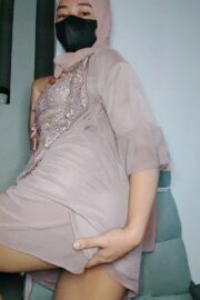 Caca Berjilbab Nakal Buka Baju Colmek Hot