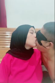 Mbak Hijab Cipokan Main Lidah