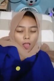 CEWEK HIJAB Sange Gak Tertolong
