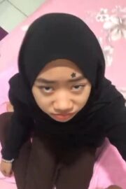 Cewek Hijab Polos Pertama Kali Diajak Ewe