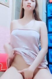 PW21 Cewek Pirang Omek Manja