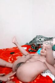 MEY Terlentang Ngangkang Dikocok Di Jilmek