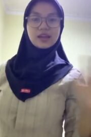 NILA Cewek Hijab Nakal Main Buka Bukaan Bugil